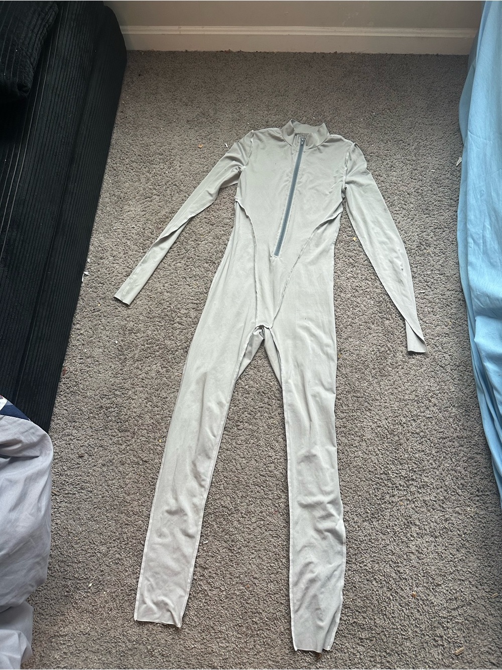 Kids Long-Sleeve One-Piece Zipper Bodysuit - Light Gray ! Get the other FREE !